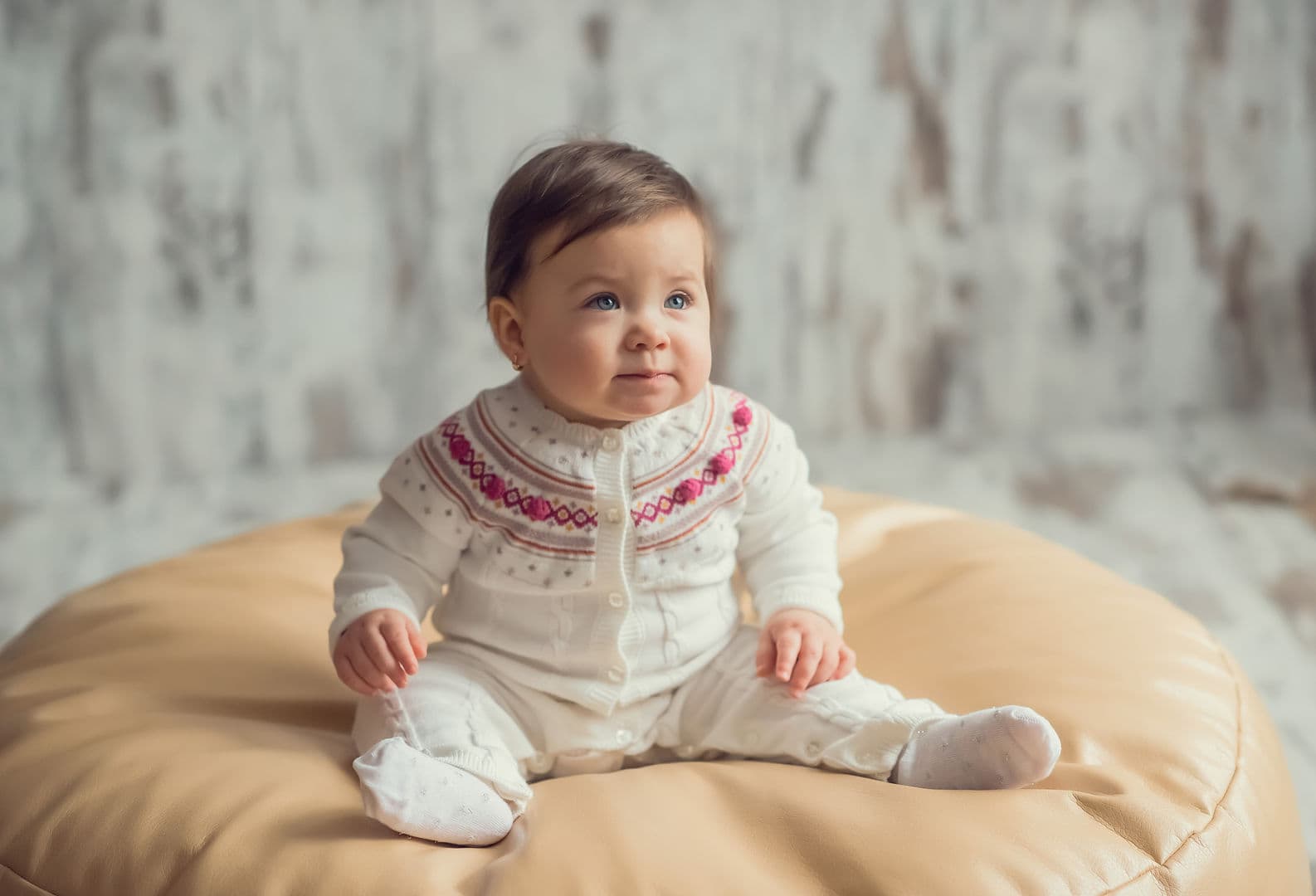 Adorable baby sitter photography session