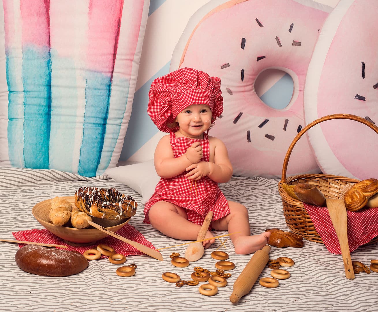 Playful baby during cake smash session