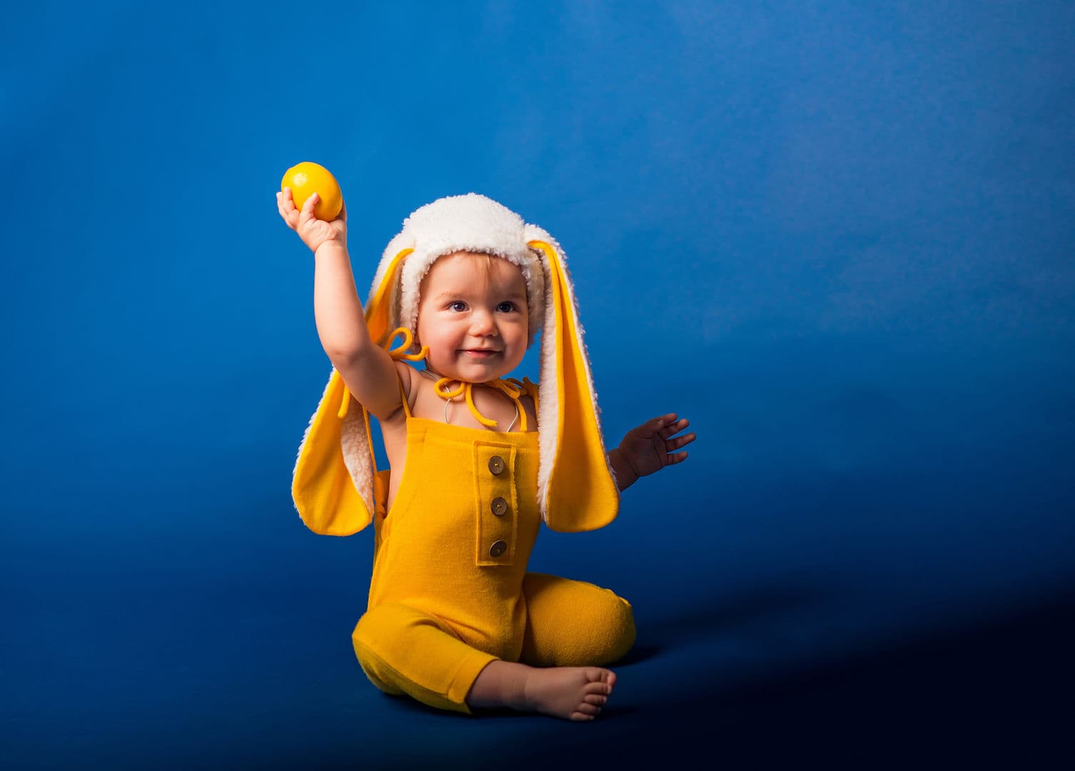 Charming sitter photography moment