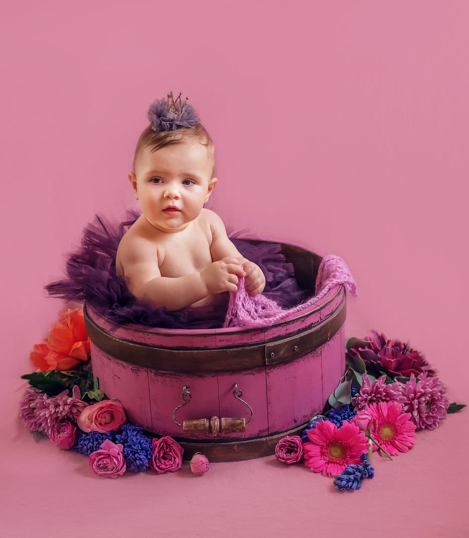 Beautiful baby cake smash moment